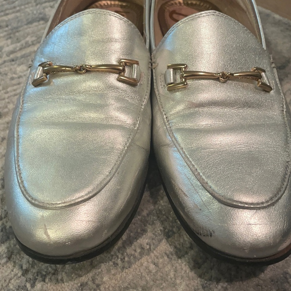 Super cute silver loafers!